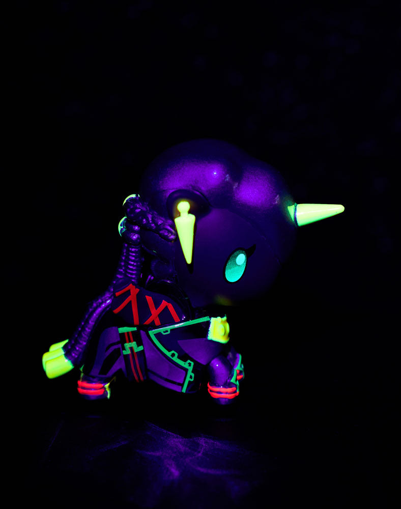 tokidoki-arcane-unicorno-blacklight-chrome-14.jpg