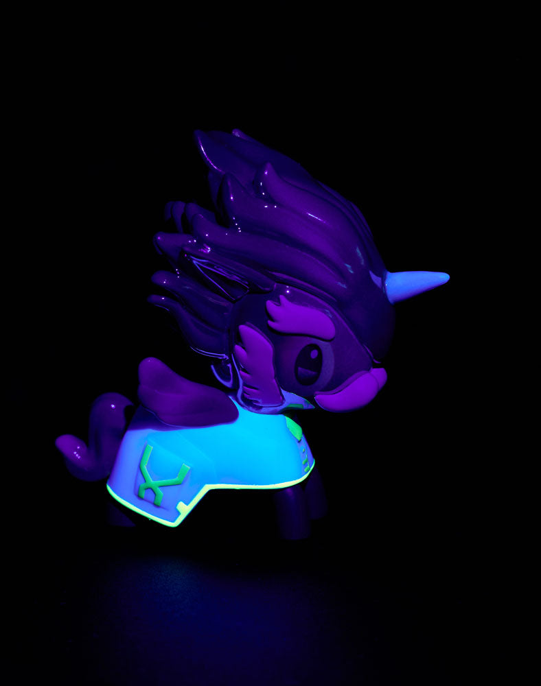 tokidoki-arcane-unicorno-blacklight-chrome-20.jpg